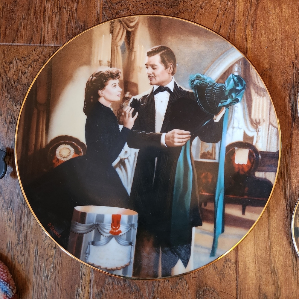 Gone with the wind decorative plates with easels